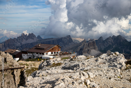 Obraz na płótnie Lagazuoi mountain hut in Italy w salonie