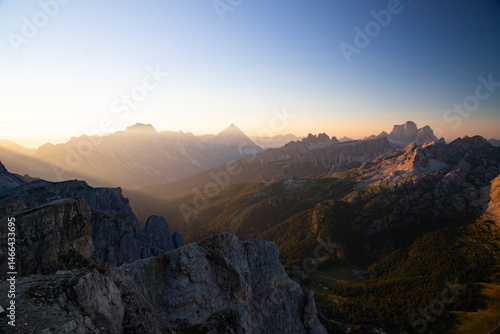 Obraz na płótnie Dolomite stuning sunrise from the Lagazuoi refuge w salonie