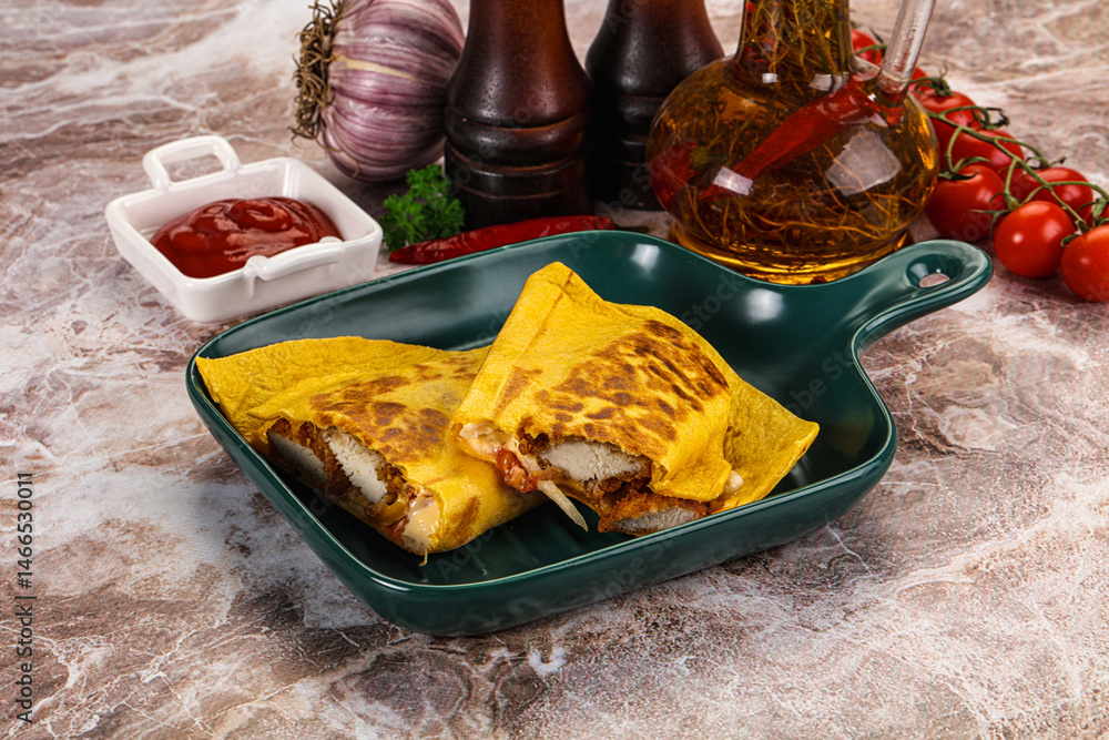 Spicy quesadillas with chicken fillet