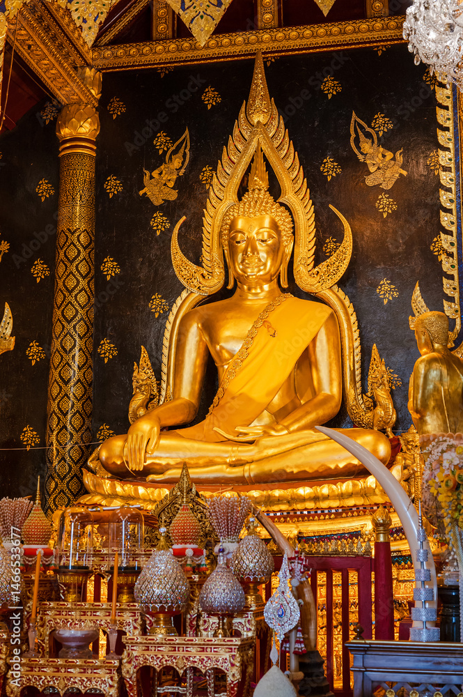 Fototapeta premium Golden Buddha