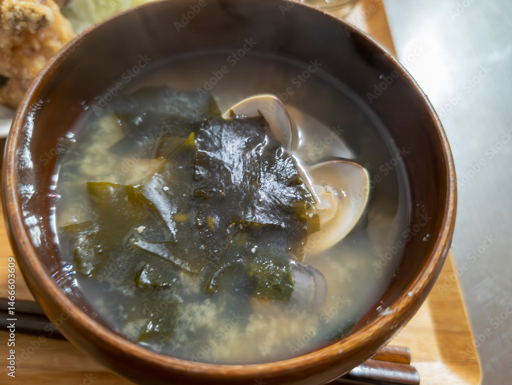 あさりとわかめの味噌汁