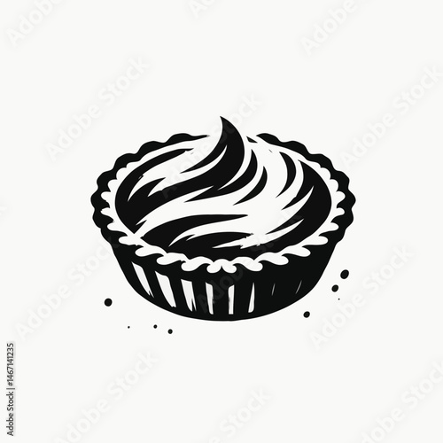 Mini tart with whipped cream 