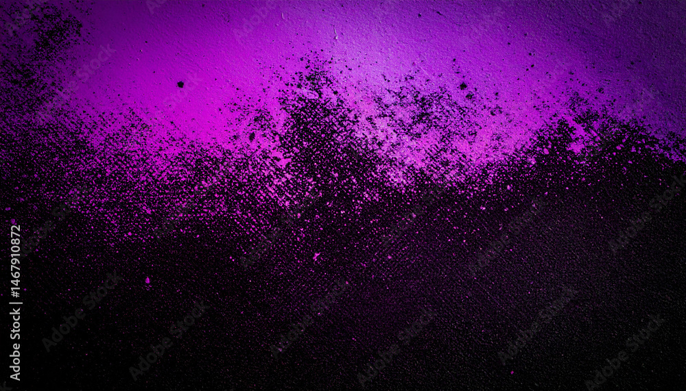 Obraz premium Abstract halftone dots fading from black to purple, grainy gradient texture, grunge design.