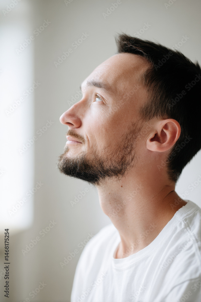 Obraz premium portrait of man with genuine emotion positioned on left or right side of frame