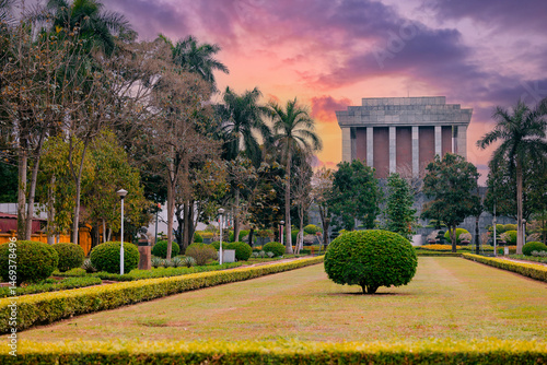 Fotografie Scenic view of ho chi minh mausoleum and gardens at sunset in Hanoi, Vietnam