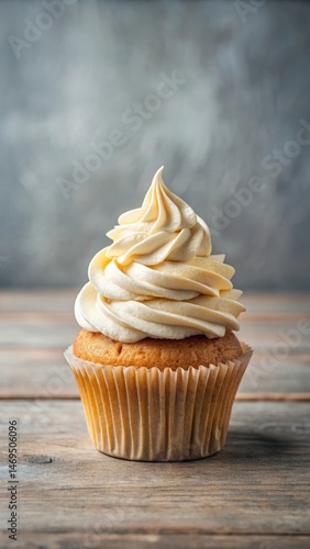 Obraz na płótnie Cupcake with Whipped Cream Swirl w salonie