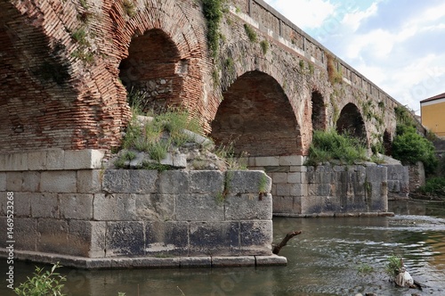 Benevento - Piloni del Ponte Leproso nel Fiume Sabato