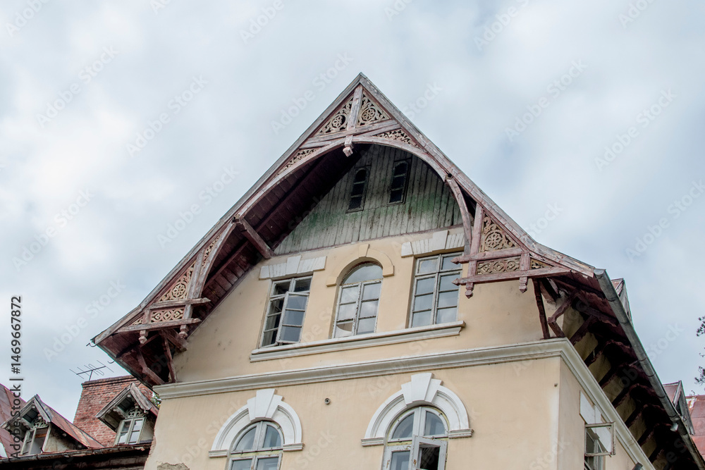Obraz premium old wooden church