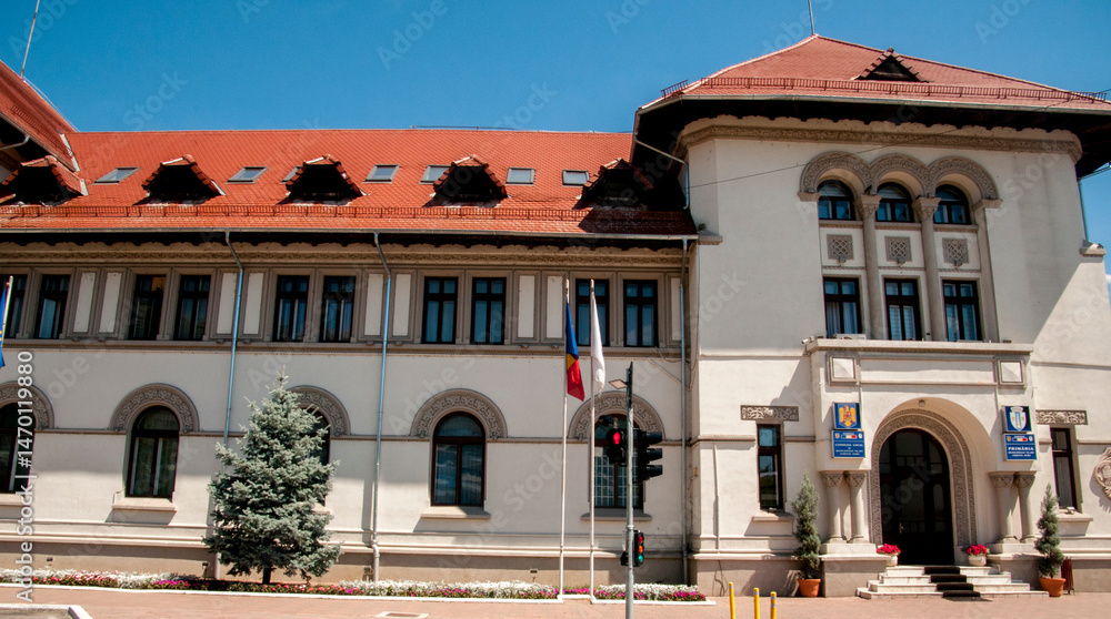 Obraz premium Historical buildings in the city of Târgu Jiu