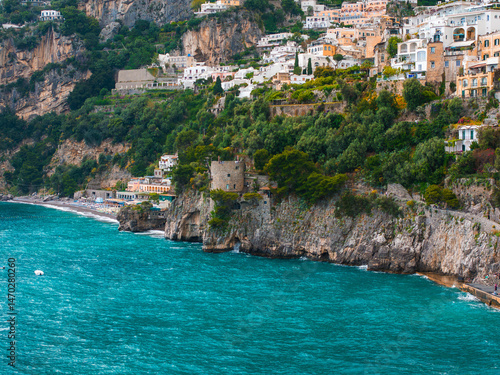 Obraz na płótnie Positano's Pastel Colored Buildings and Tyrrhenian Sea View w salonie