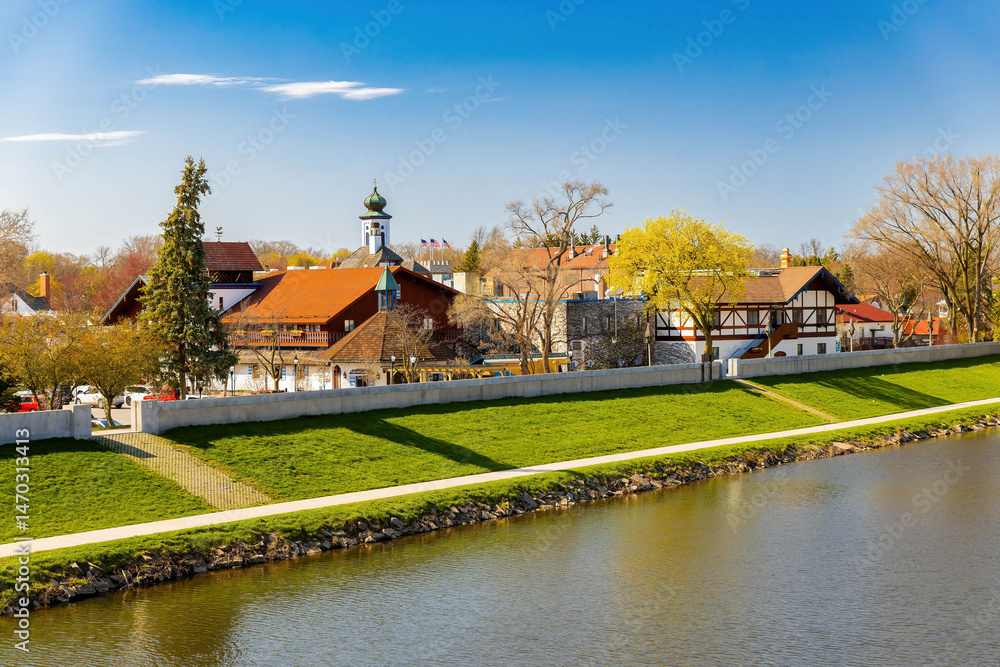 Obraz premium Frankenmuth Aerial View Along River on Sunny Day