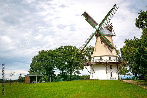 Obraz na płótnie Windmill of Sprengel (Sprengeler Windmühle) in the Lüneburg Heath at Lower Saxony, Germany w salonie
