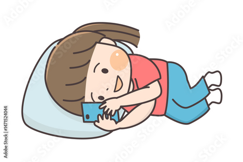 横になって笑顔でスマホを見る女の子