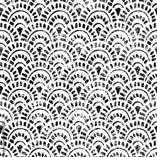 Grunge seamless vector pattern with black and white abstract fan shapes and textured design. Vector illustration.