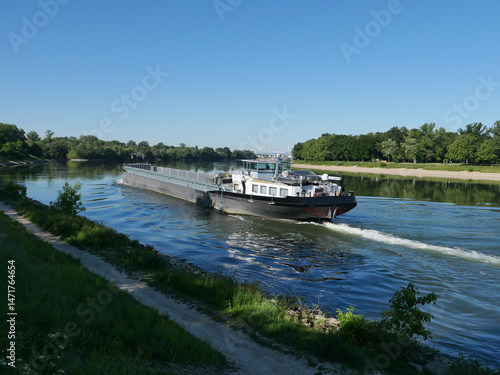 Binnenfrachtschiff auf dem Rhein