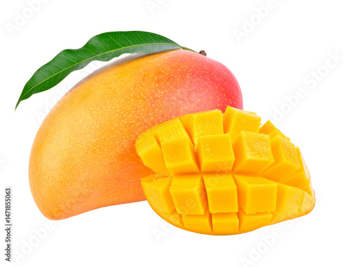 Obraz na płótnie Fresh ripe mango fruit with green leaf and juicy cubes isolated on transparent background w salonie