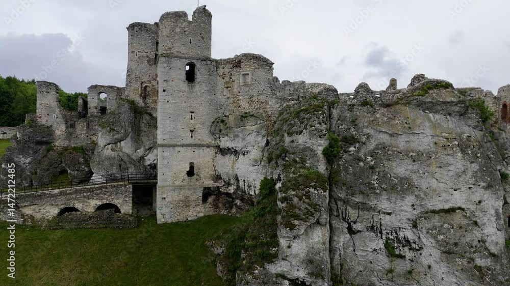 Ogrodzieniec Castle. A beautiful castle from a bird's eye view Ogrodzieniec Castle. A beautiful castle from a bird's eye view