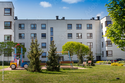 Obraz na płótnie Osiedle mieszkaniowe w salonie