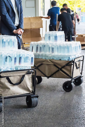 Obraz na plátně Preparation for international exhibition in Shanghai with provision of drinking water