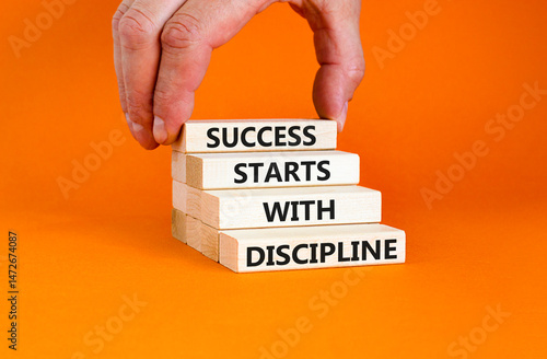 Tableau sur toile Success starts with discipline symbol