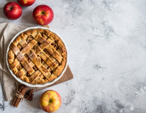 Delicious Apple Pie with Cinnamon and Fresh Apples