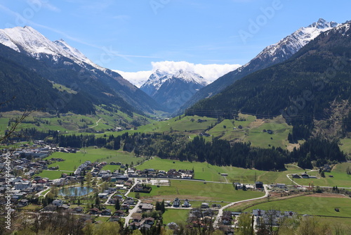 Mittersill im Salzachtal an den Hohen Tauern mit der Felbertauerntunnelauffahrt