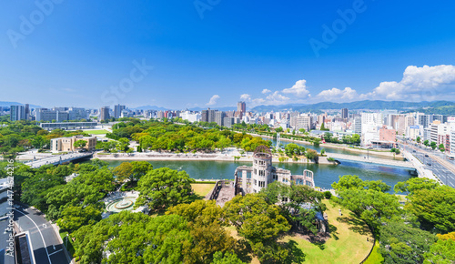 【 空撮 】Hiroshima Peace Memorial : 原爆ドーム と 平和記念公園 ( 平和公園 )