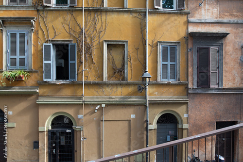 Charming vintage building e...