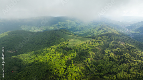 Fototapeta Naklejka Na Ścianę i Meble -  Beskid śląski, hala Jaworowa z drona, widok  na Skrzyczne i halę Jaworową. 