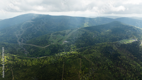 Fototapeta Naklejka Na Ścianę i Meble -  Beskid śląski, hala Jaworowa z drona, widok  na Skrzyczne i halę Jaworową. 
