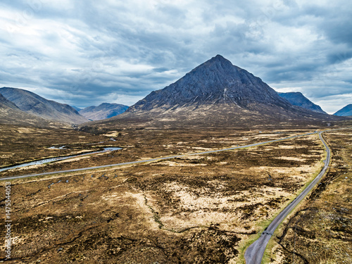 Obraz na płótnie Mountains and Moors over Buachaille Etive Mòr from a drone, The Buachaille, Glen Etive, Highlands, Scotland w salonie