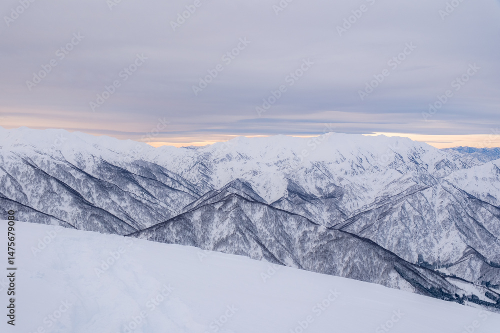 Fototapeta premium 冬山の風景