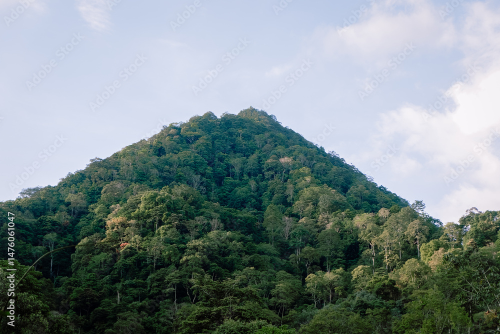 Obraz premium clouds over mountain