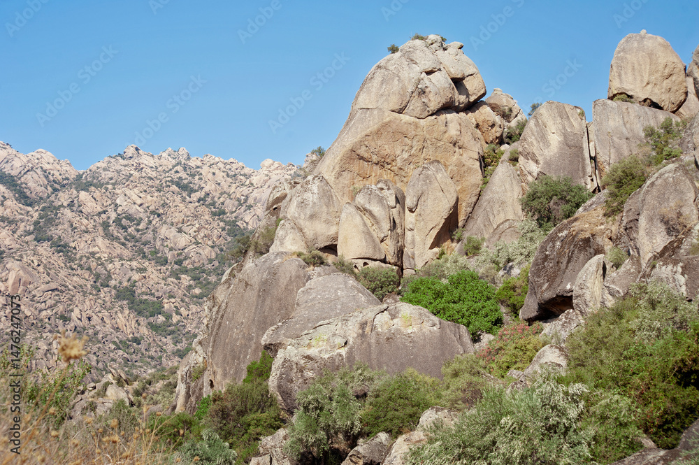 Fototapeta premium Majestic Rock Formations 
