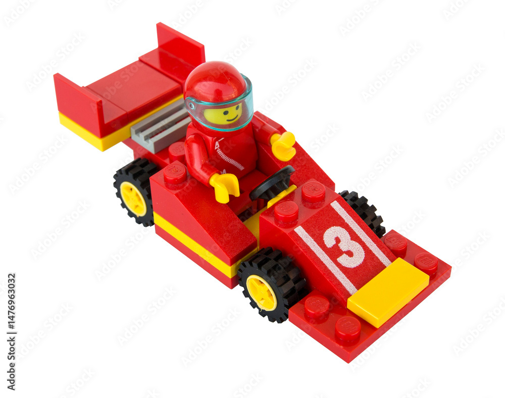Fototapeta premium Coche de carreras rojo de LEGO oficial. Imagen aislada 