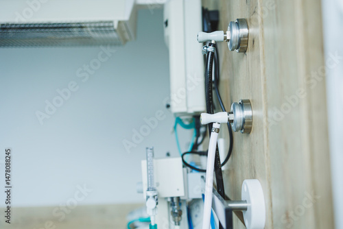Obraz na płótnie Installing hightech medical equipment in healthcare is essential, including advanced monitoring systems that are crucial for optimal patient care and efficiency at all operational levels w salonie