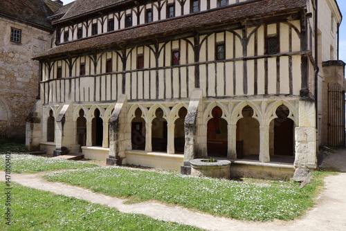 Cloitre de l'ancien couvent des Augustins, ville de Montoire sur le Loir, département du Loir et Cher, France