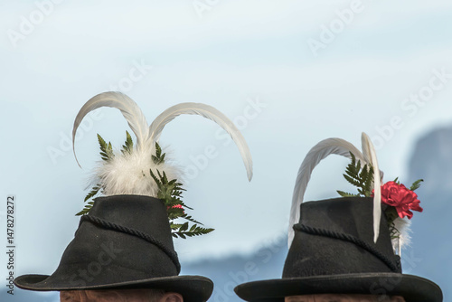 Tiroler Trachtenhüte mit Federschmuck