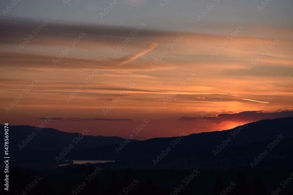 Fototapeta premium sunrise over the mountains