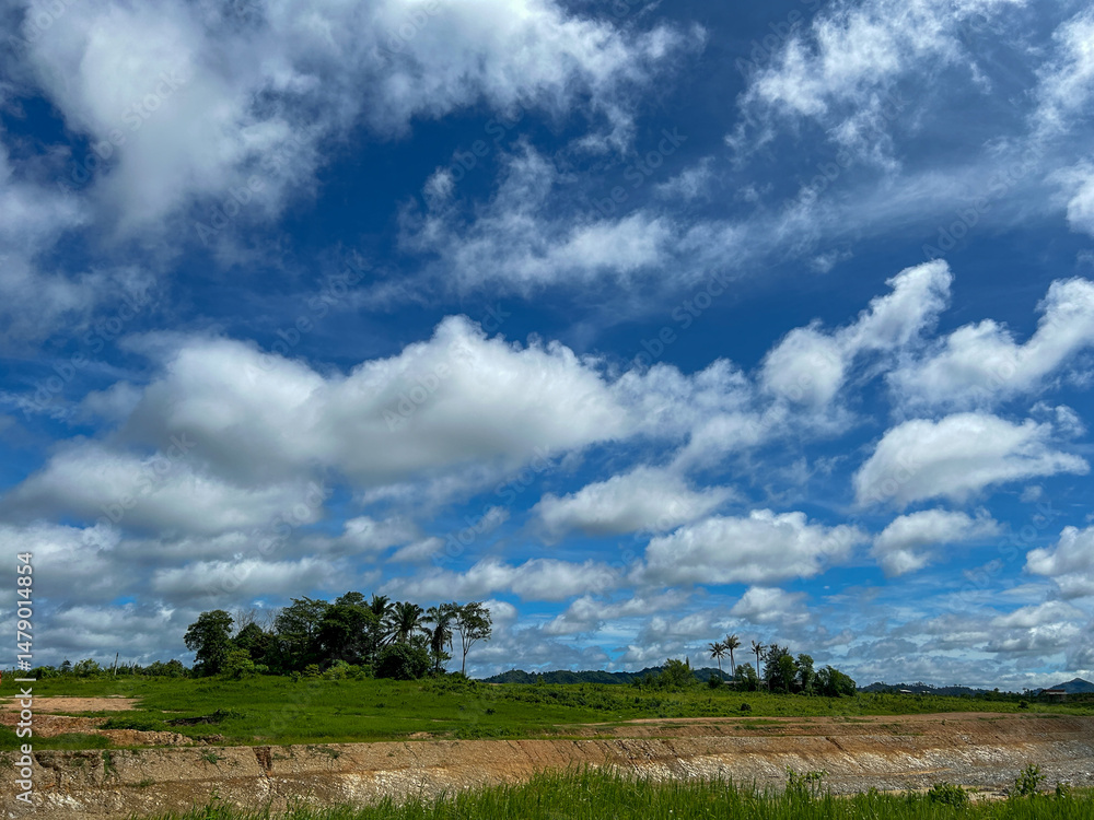 Beautiful sky contrasting with the mountain scenery in Thailand. Banjaran Tanah Seri . တနငျ္သာရီ တောငျတနျး. Beautiful sky contrasting with the mountain scenery in Thailand. Banjaran Tanah Seri . တနငျ္သာရီ တောငျတနျး.