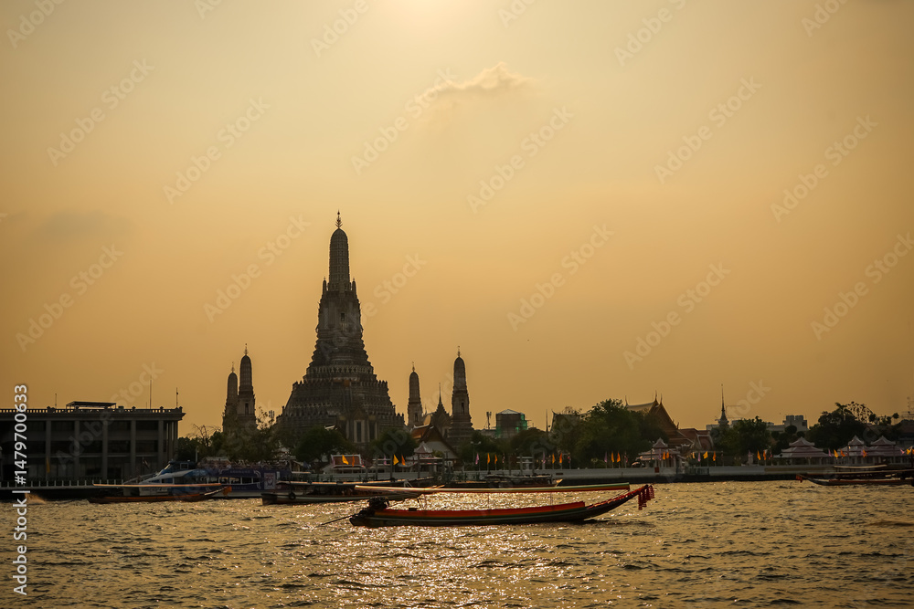 Naklejka premium sunset in bangkok