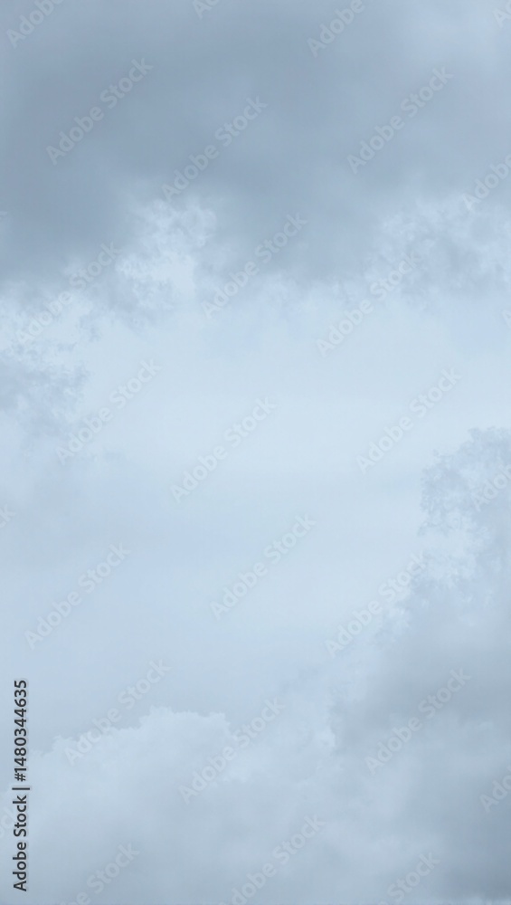 Obraz premium Calming grey and white cloudy sky