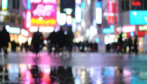 Wallpaper Mural 夜の新宿の街並み,信号やネオンの光や人混みがぼんやりとにじむイメージ
 Torontodigital.ca