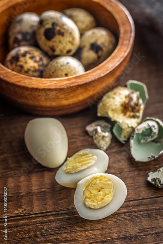 Obraz na płótnie Boiled quail eggs on wooden table. w salonie