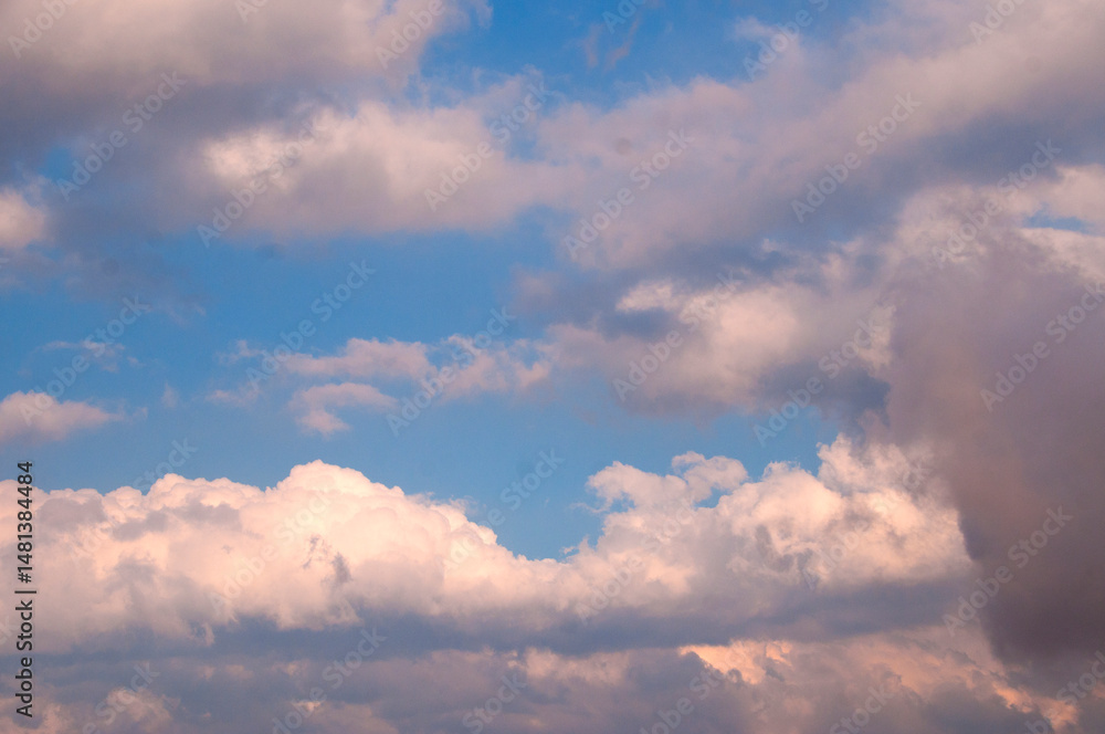 Obraz premium Dramatic sunset sky with clouds.