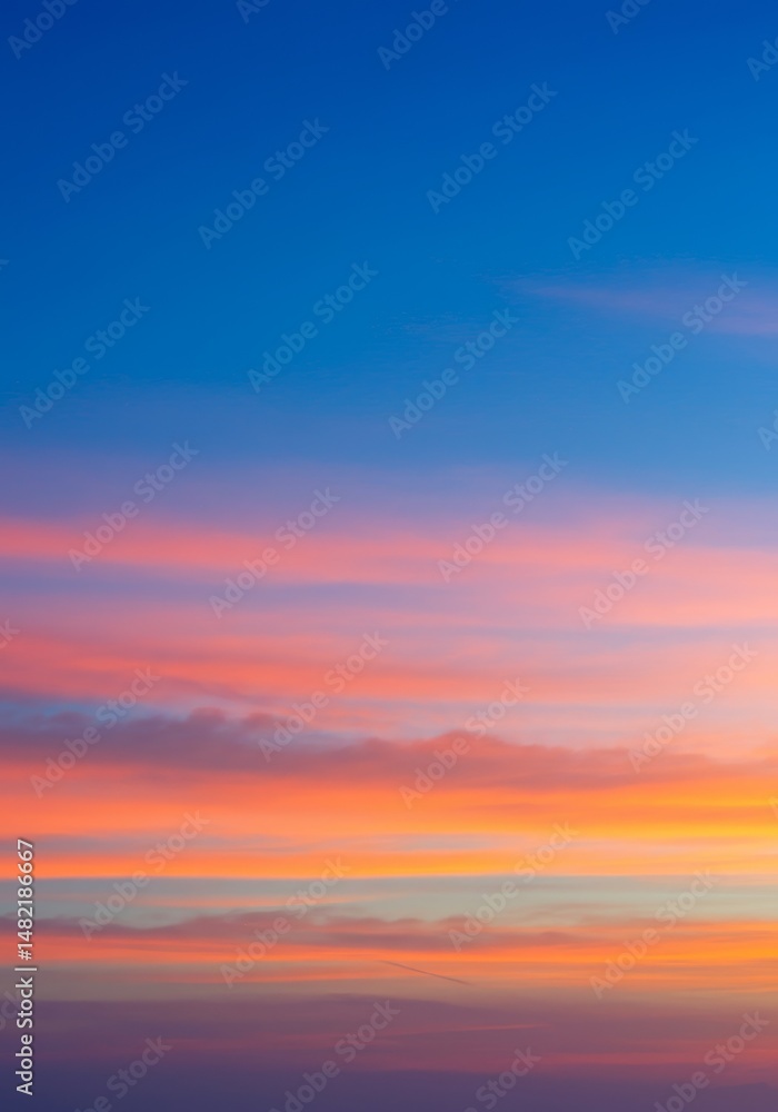 Obraz premium Sunset Sky Photo with Colorful Clouds Background