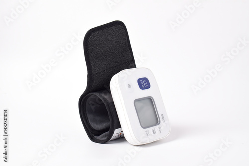 Φωτογραφία Digital wrist blood pressure monitor isolated on white background