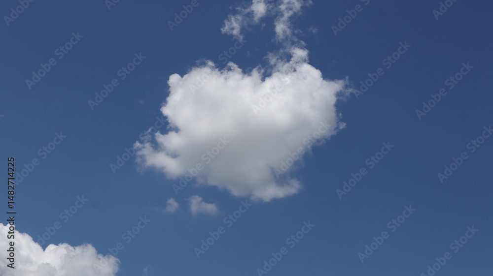 beautiful clear clouds in the sky, daytime photo. beautiful clear clouds in the sky, daytime photo.