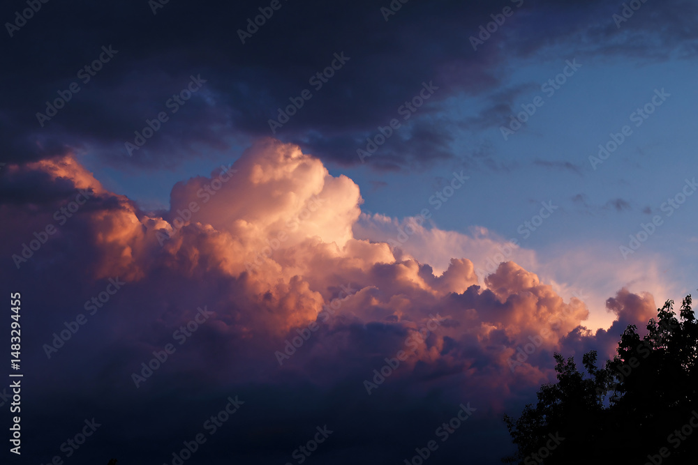Fototapeta premium 015-049-Clouds-155-_Silhouette_of_dramatic_thunderheads_at_tw