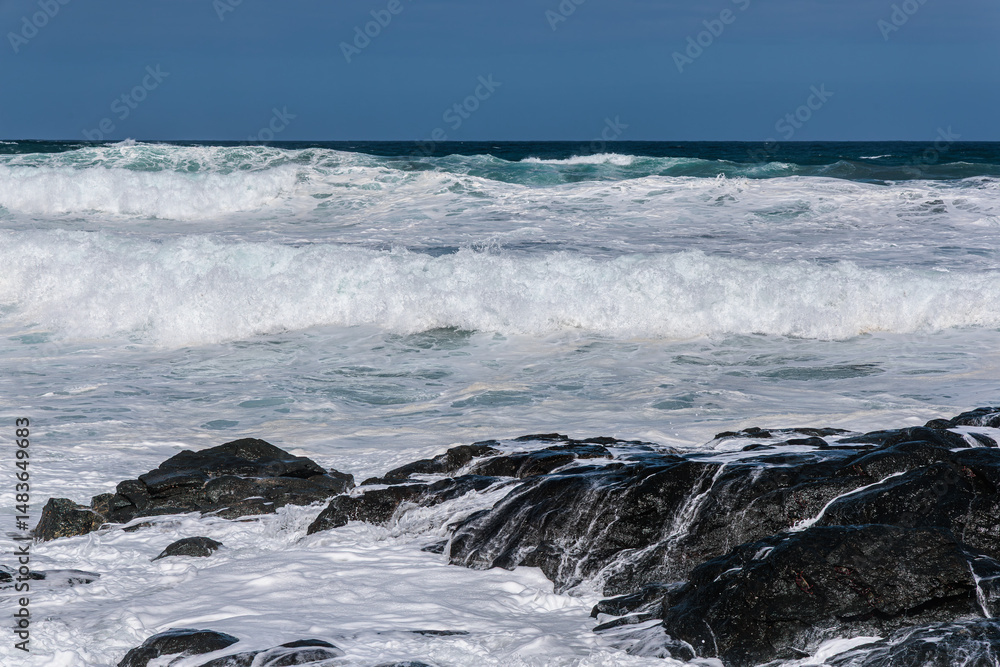 Fototapeta premium Stormy surf near the town of Banaderos, Gran Canaria, Canary Islands